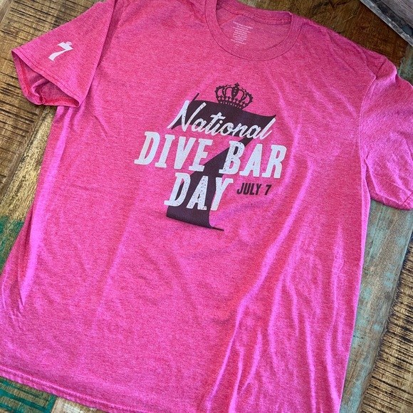 Seagram’s 7 Dive Bar Day graphic tee. Red. SZ. XL - Picture 1 of 4